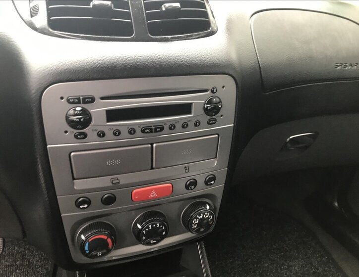 Alfa Romeo 147 Hatchback 77,0 77 kw