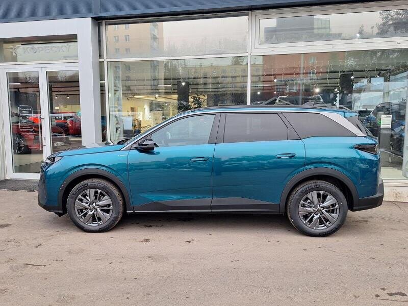 Peugeot 5008 SUV 1,2 l 107 kw