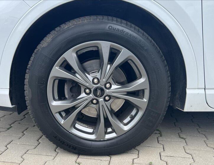 Ford Kuga SUV / Terénní 2,0 l 140 kw