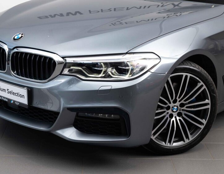 BMW Řada 5 Kombi 3,0 l 195 kw