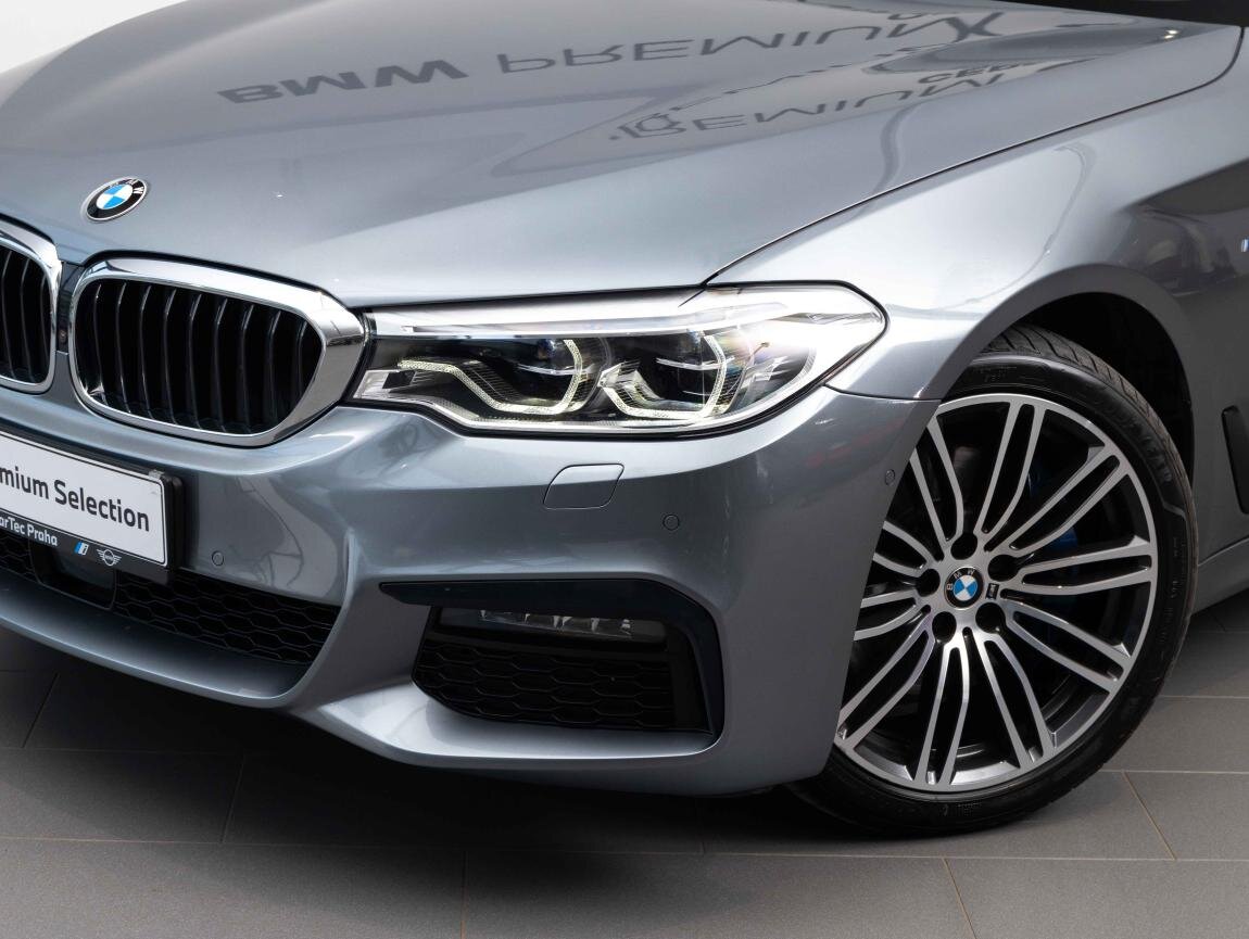 BMW Řada 5 Kombi 3,0 l 195 kw