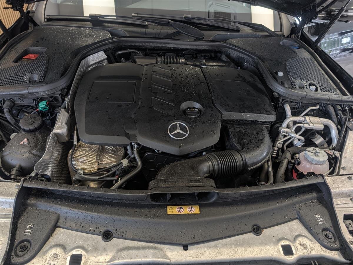Mercedes-Benz Třídy E Kombi 2,0 l 143 kw