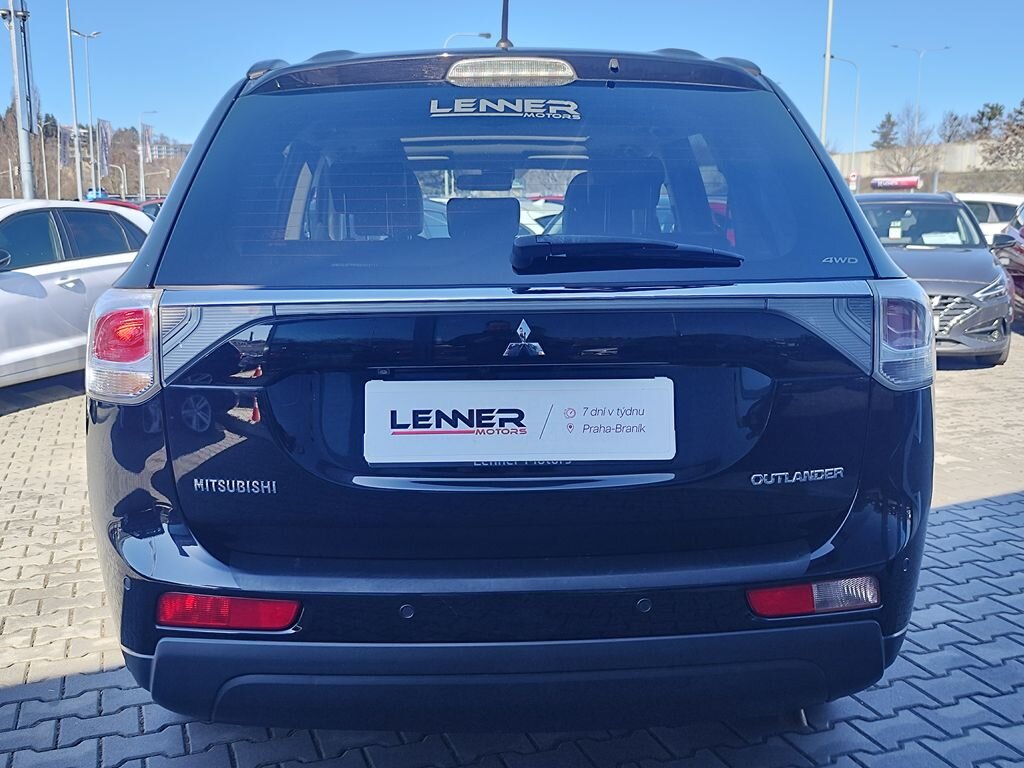 Mitsubishi Outlander SUV / Terénní 2,3 l 110 kw