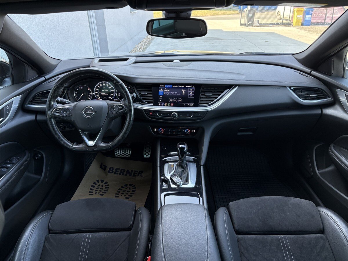 Opel Insignia Kombi 2,0 l 128 kw