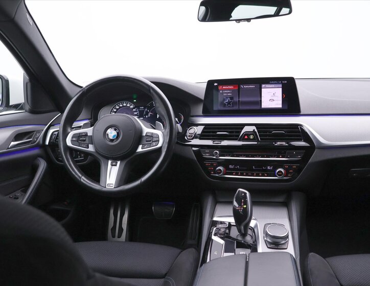 BMW Řada 5 30