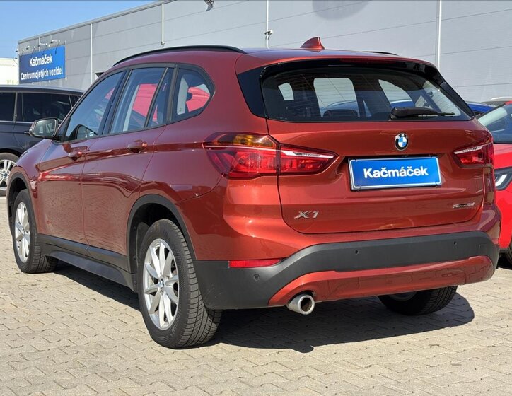BMW X1 Kombi 1,5 l 100 kw