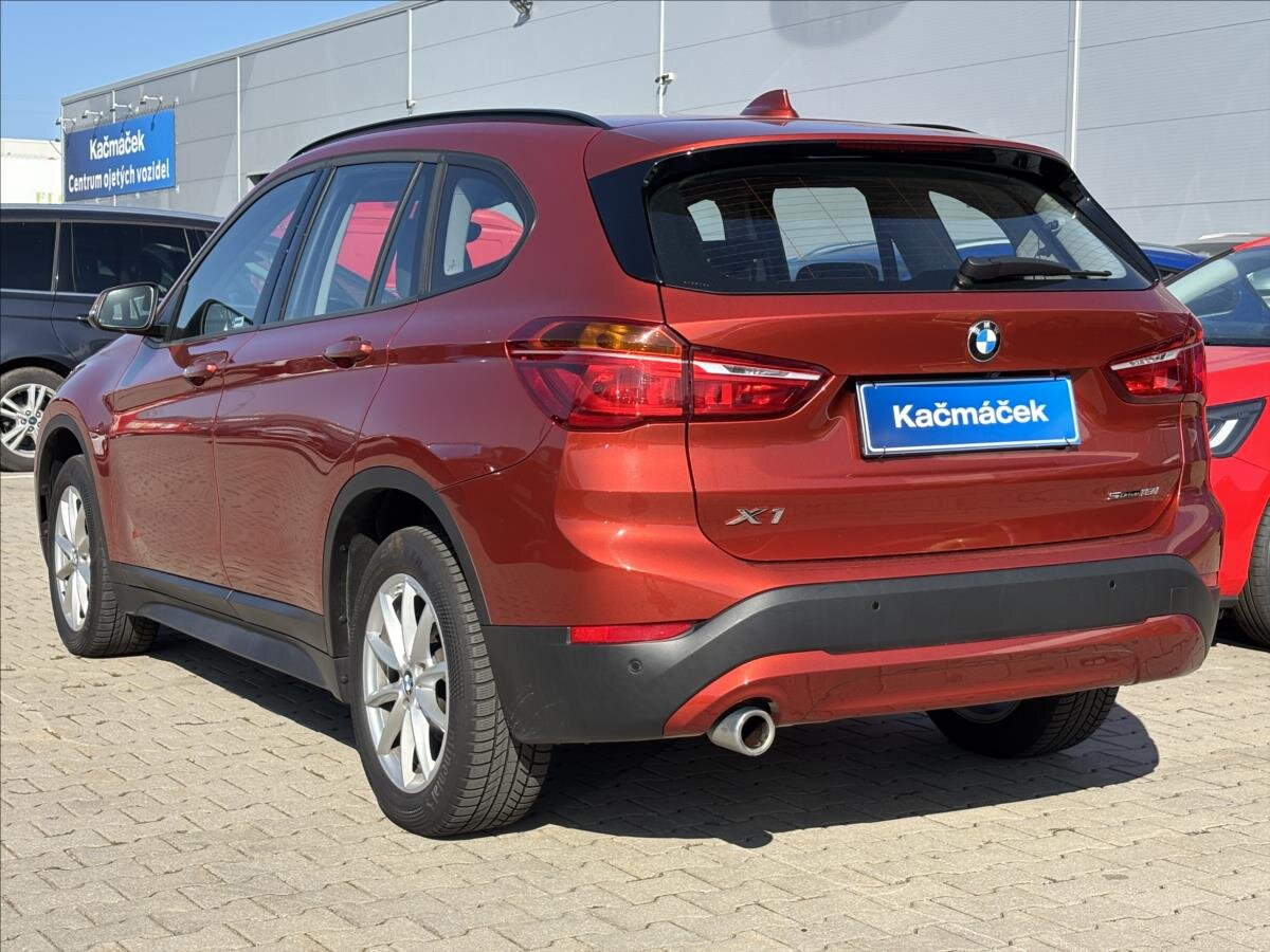 BMW X1 Kombi 1,5 l 100 kw