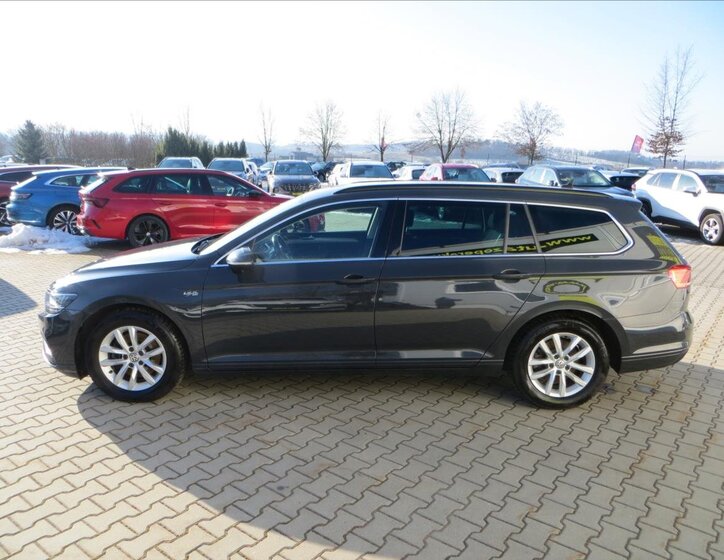 Volkswagen Passat Kombi 1,5 l 110 kw