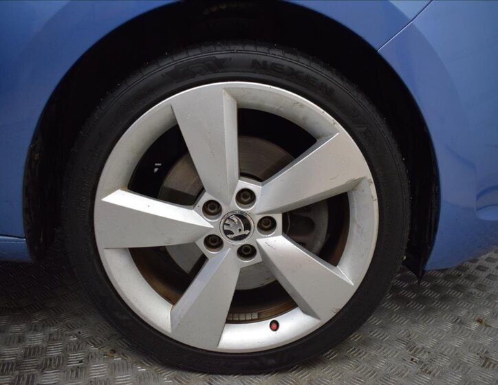 Škoda Rapid Liftback 1,2 l 77 kw