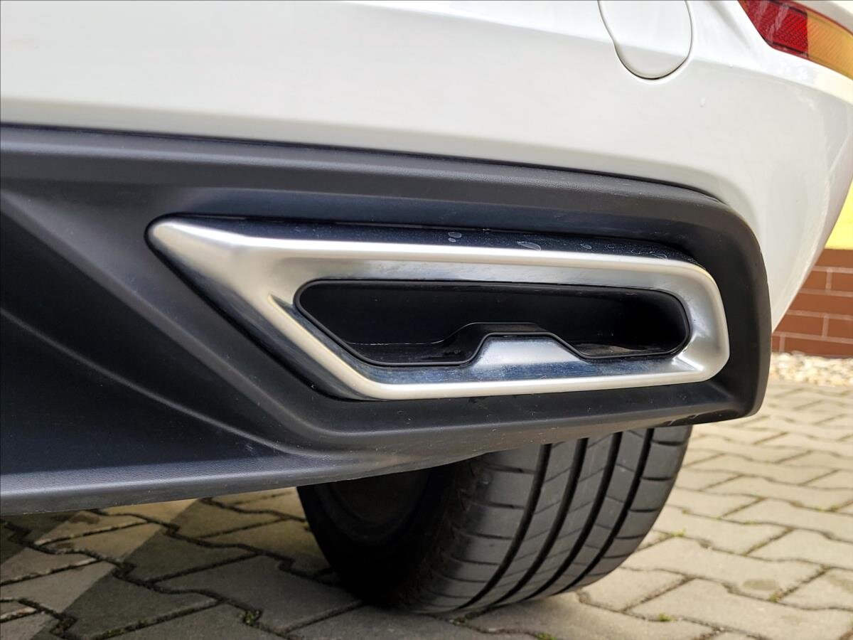 Seat Leon Hatchback 1,5 l 110 kw