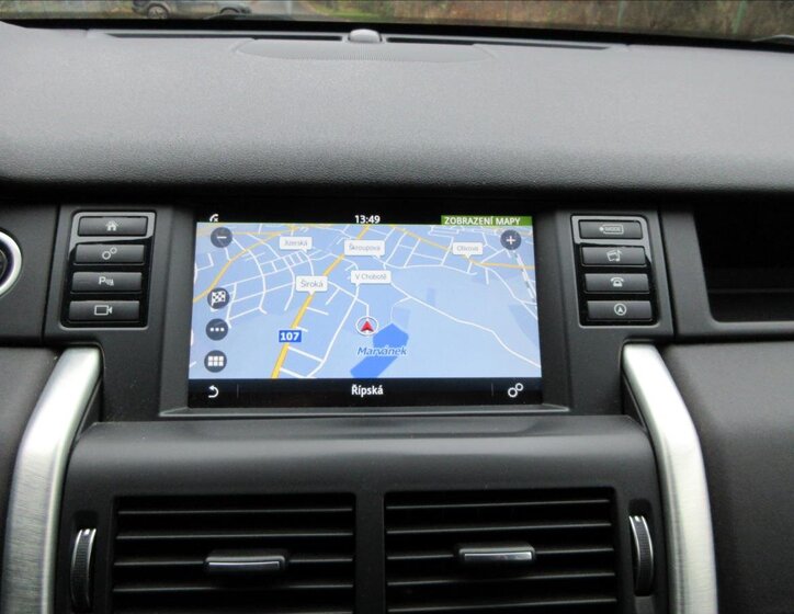 Land Rover Discovery Sport SUV 2,0 l 132 kw