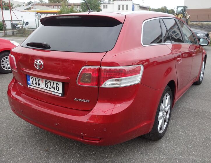 Toyota Avensis 11