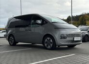 Hyundai Staria 4