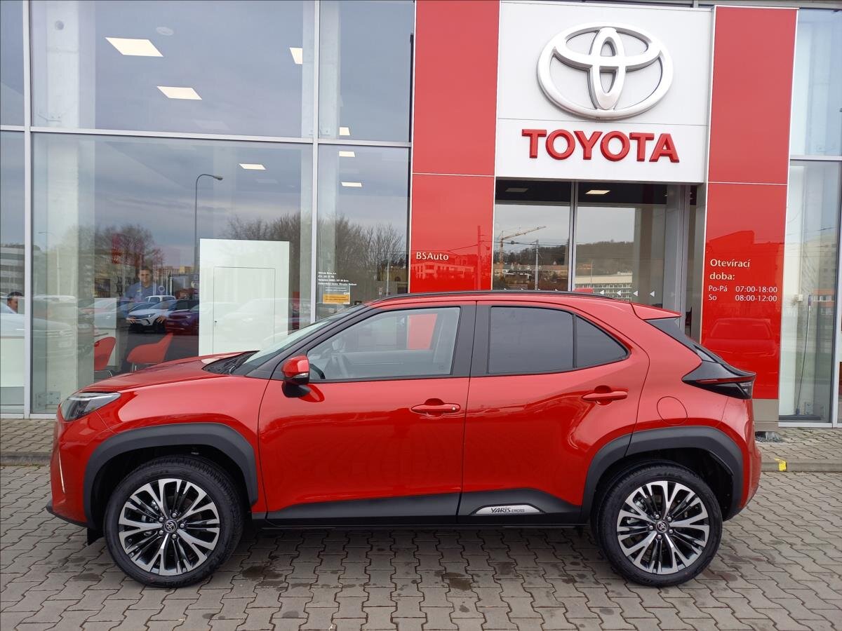 Toyota Yaris Cross SUV 1,5 l 96 kw