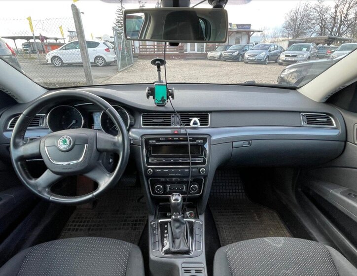 Škoda Superb Sedan / Limuzína 1,8 l 118 kw