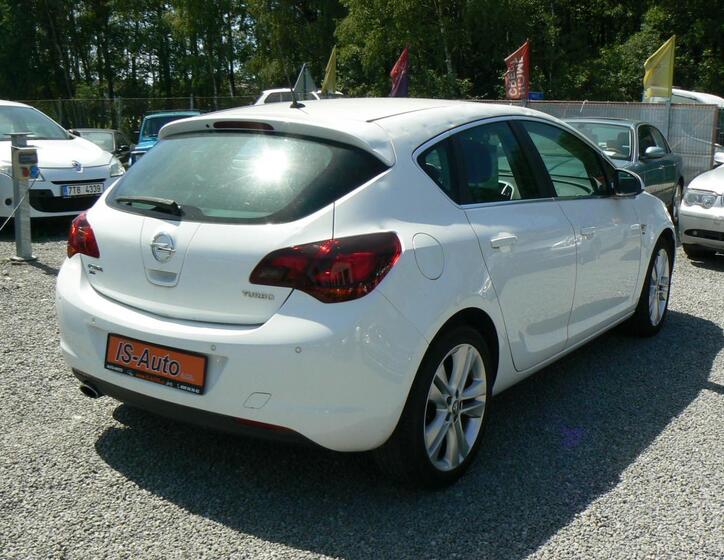 Opel Astra 6