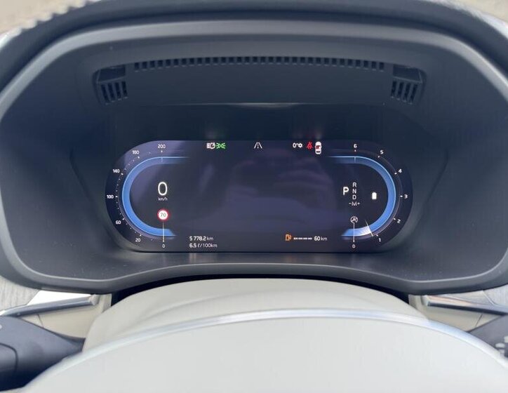 Volvo XC60 SUV / Terénní 2,0 l 145 kw