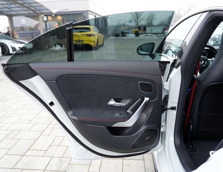 Mercedes-Benz CLA Sedan 2,0 l 340 kw