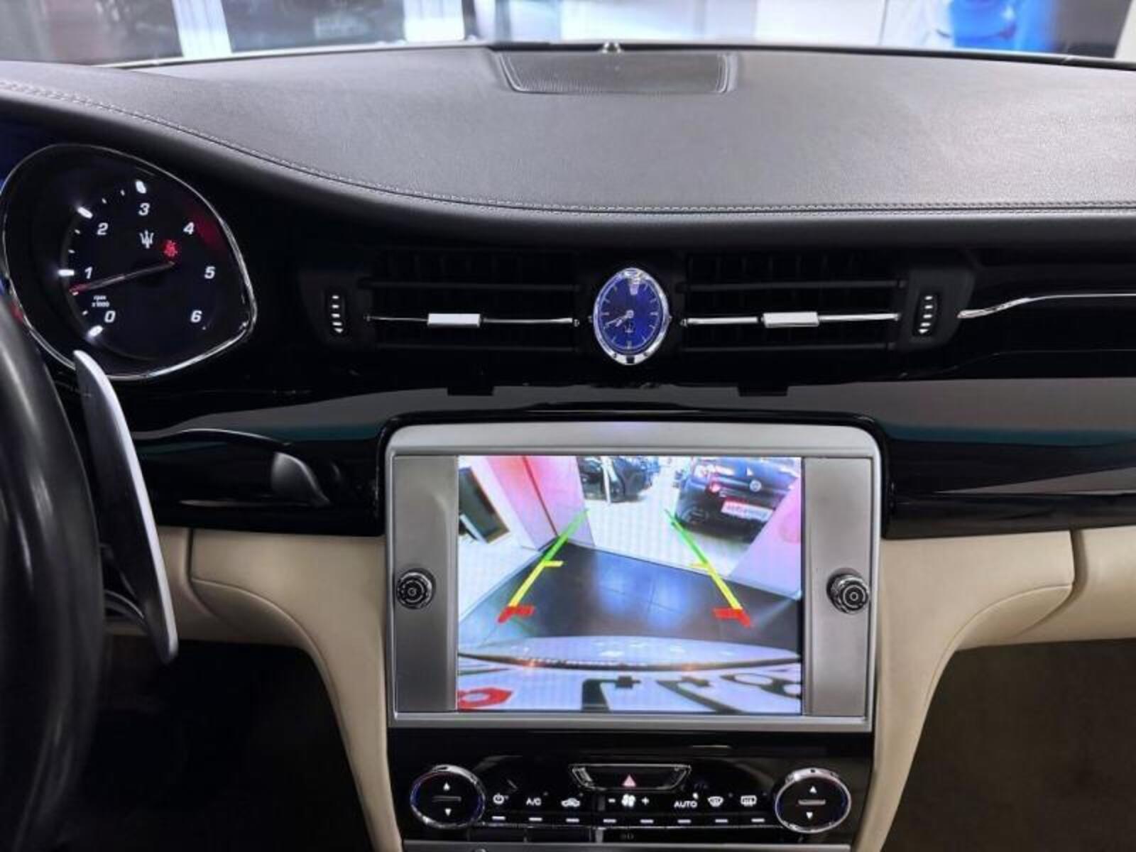 Maserati Quattroporte 12