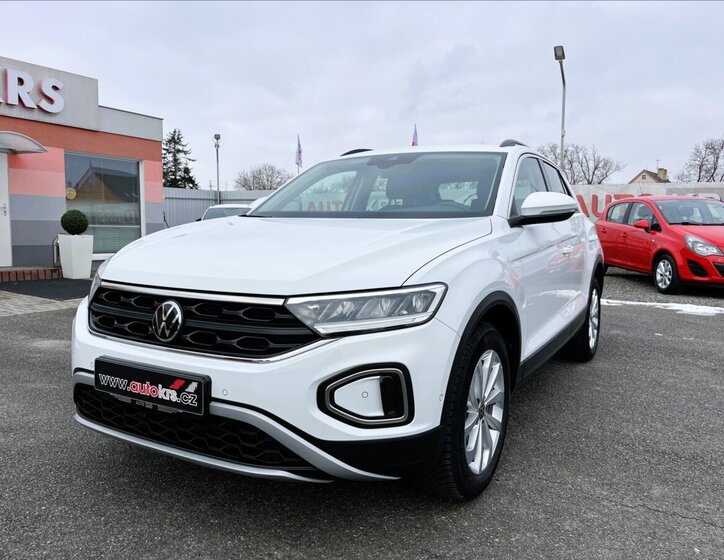 Volkswagen T-Roc 11
