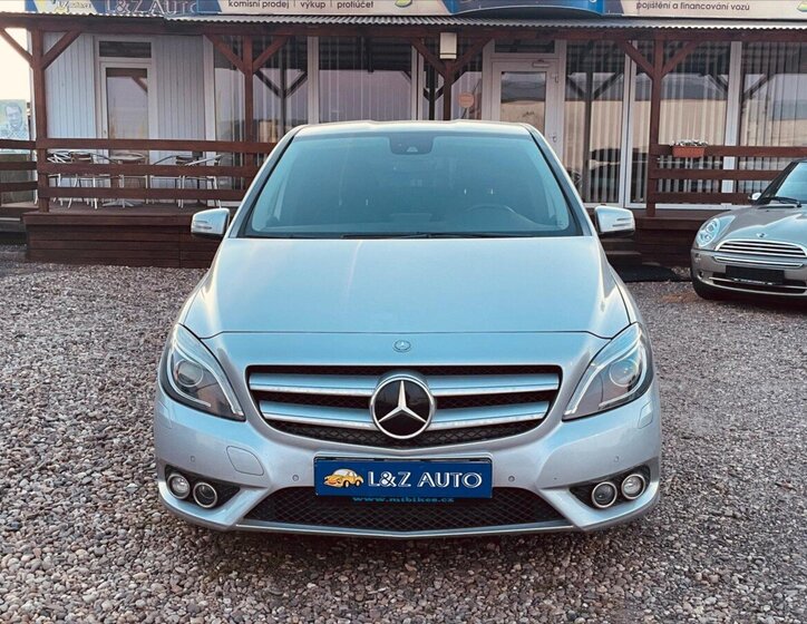 Mercedes-Benz Třídy B MPV 1,6 l 138 kw