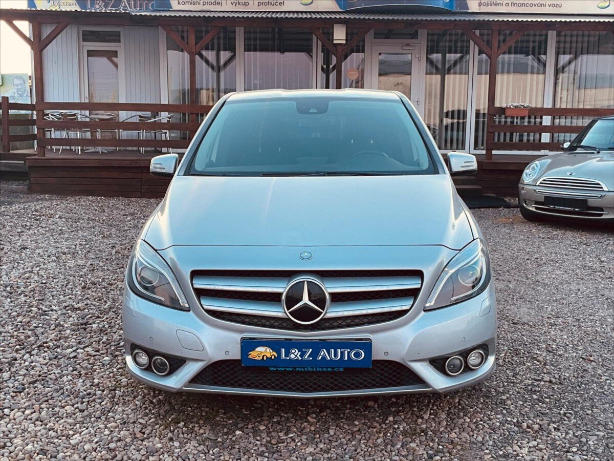 Mercedes-Benz Třídy B MPV 1,6 l 138 kw
