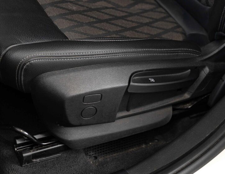 BMW X1 SUV / Terénní 1,5 l 103 kw