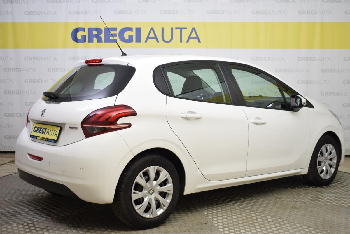 Peugeot 208 Hatchback 1,2 l 60 kw