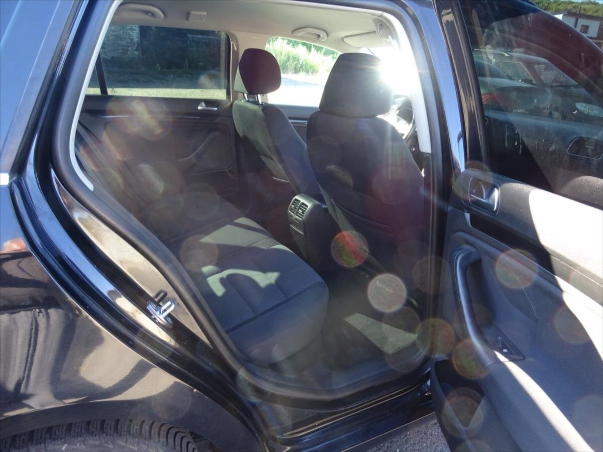 Volkswagen Golf Kombi 2,0 l 103 kw