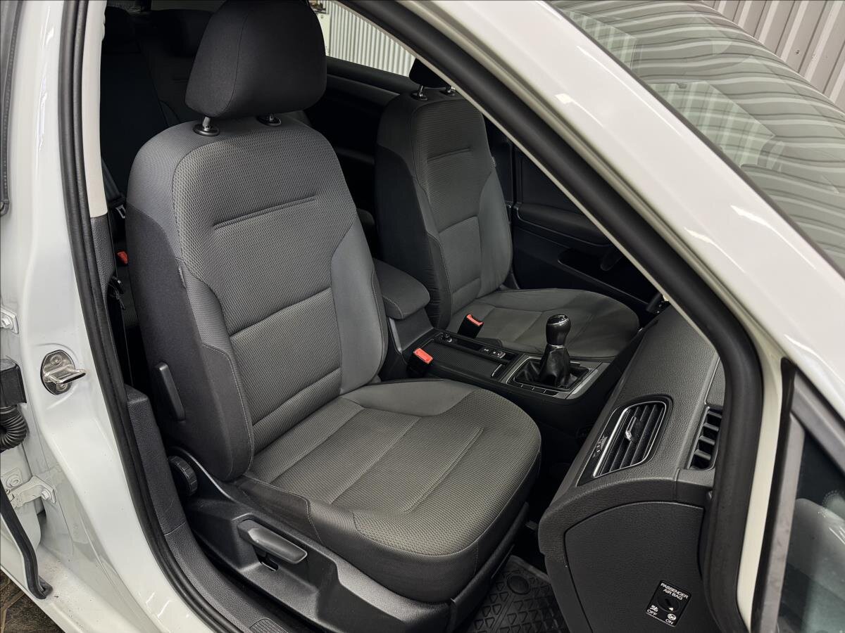 Volkswagen Golf Hatchback 1,4 l 81 kw