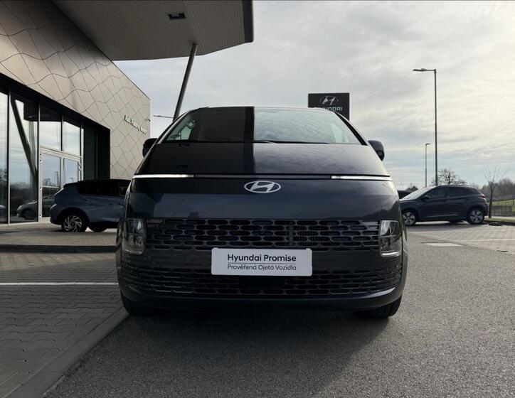 Hyundai Staria 5