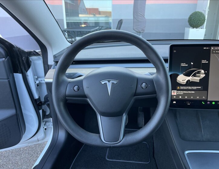 Tesla Model 3 Sedan / Limuzína 0,0 208 kw