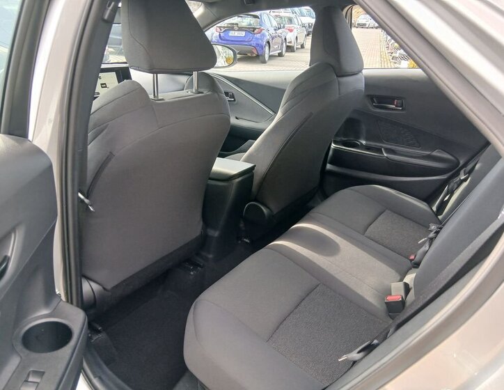 Toyota C-HR SUV / Terénní 1,8 l 72 kw