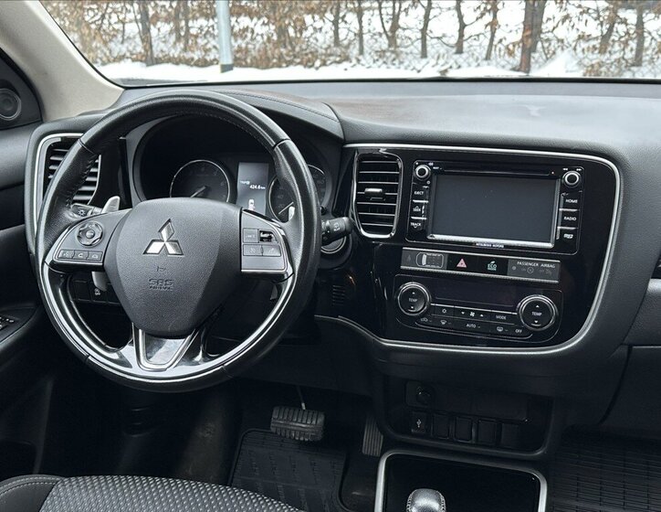 Mitsubishi Outlander SUV 2,0 l 110 kw