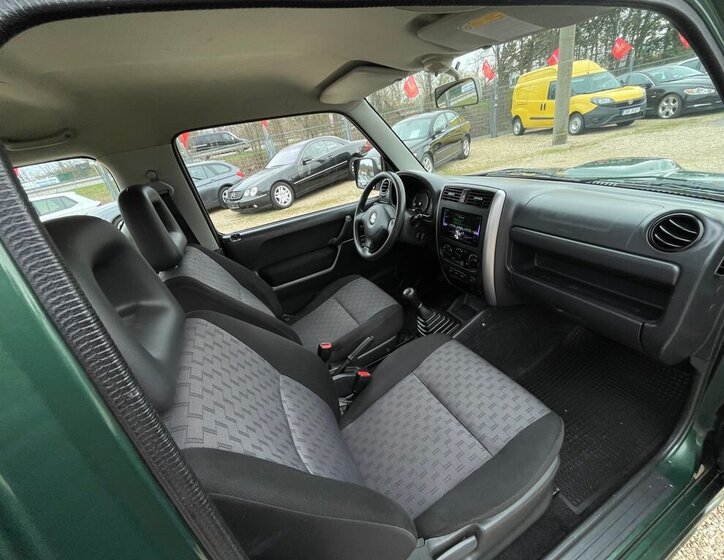 Suzuki Jimny SUV / Terénní 1,5 l 63 kw