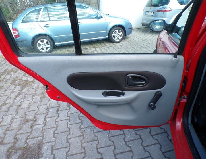 Renault Thalia Sedan / Limuzína 1,1 l 55 kw