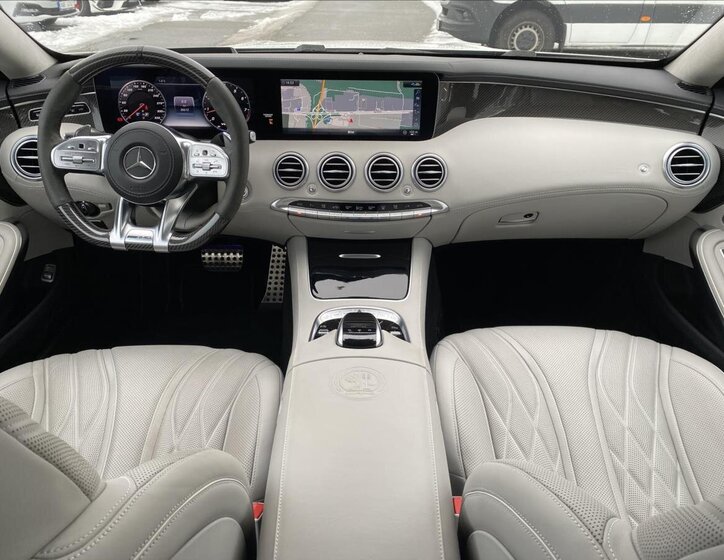 Mercedes-Benz Třídy S Kupé 4,0 l 450 kw