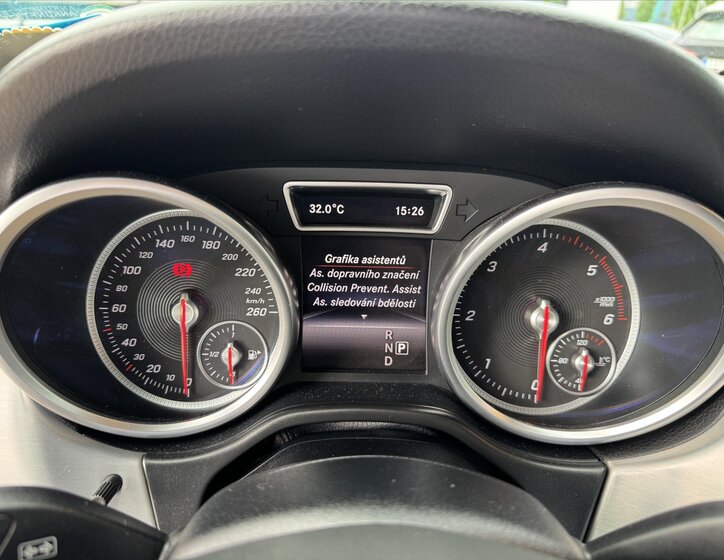 Mercedes-Benz GLE 10