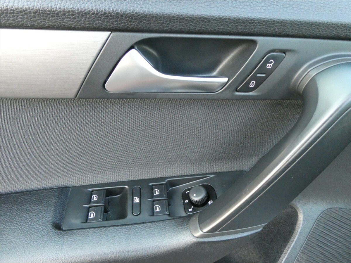 Volkswagen Passat Kombi 1,4 l 90 kw