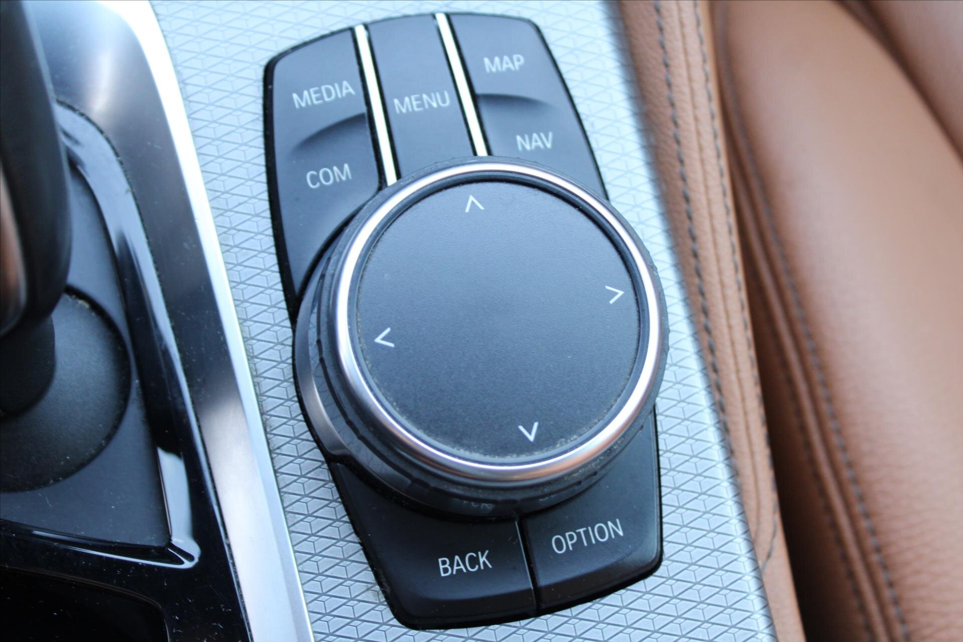 BMW Řada 5 Kombi 3,0 l 195 kw