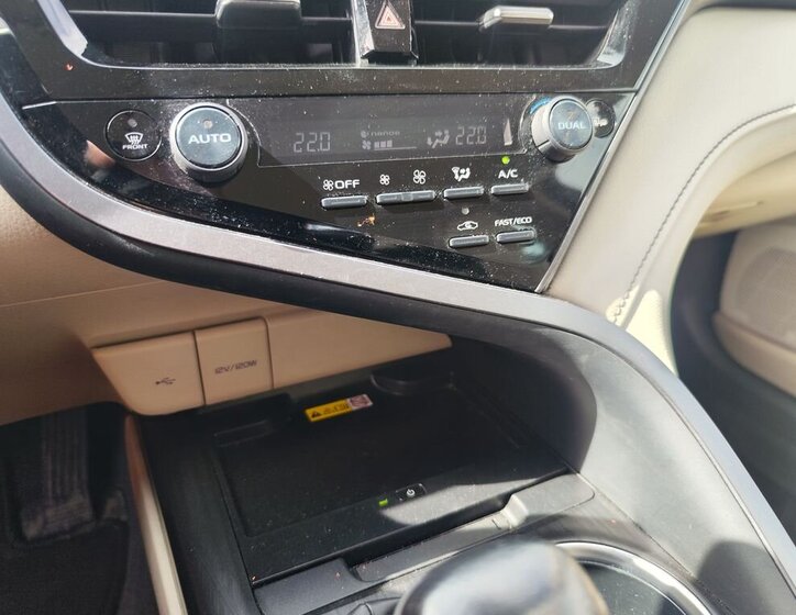 Toyota Camry Sedan / Limuzína 2,5 l 160 kw