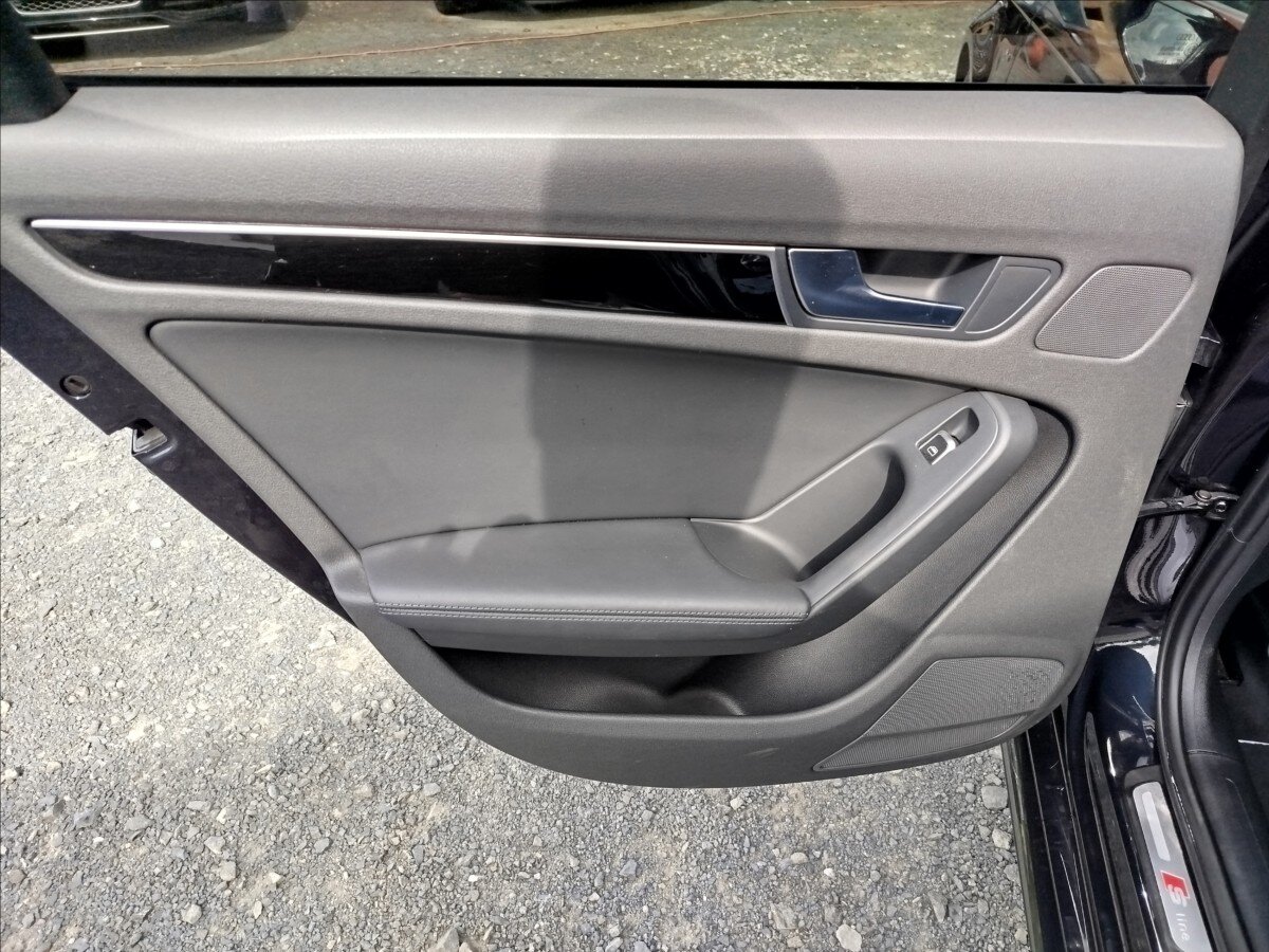 Audi A4 Kombi 2,0 l 140 kw