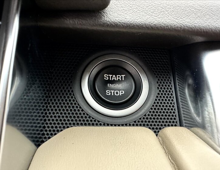 Land Rover Range Rover SUV 4,4 l 250 kw