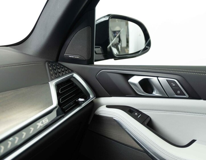 BMW X5 SUV 3,0 l 360 kw