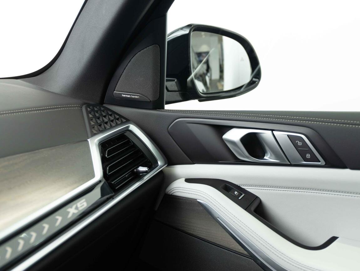 BMW X5 SUV 3,0 l 360 kw