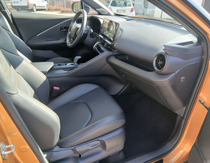 Toyota C-HR SUV / Terénní 2,0 l 112 kw