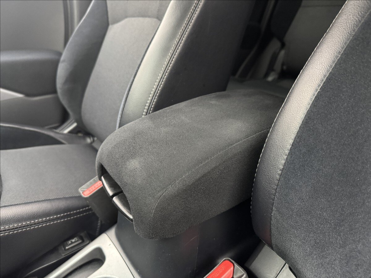 Mitsubishi Outlander SUV / Terénní 2,2 l 115 kw