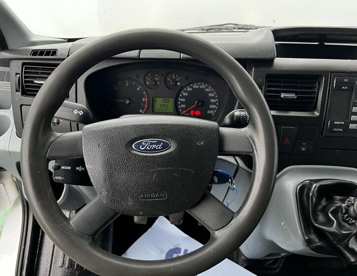 Ford Transit 9
