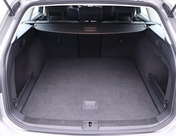 Volkswagen Passat Kombi 1,6 l 88 kw