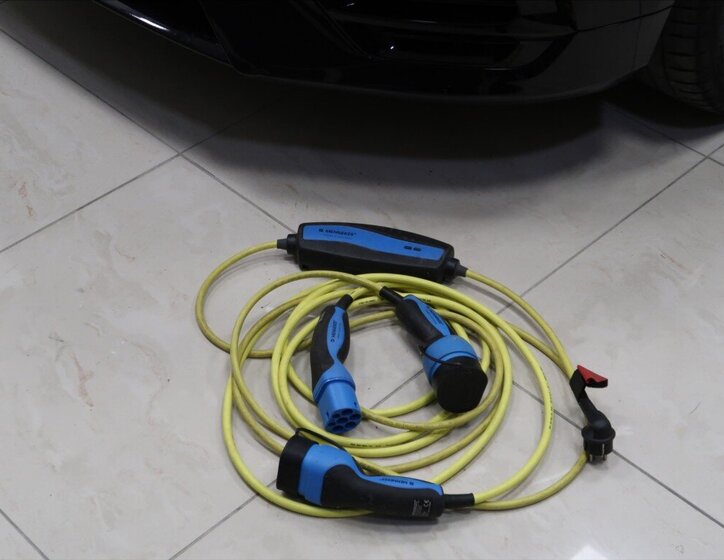 Volvo S90 Sedan / Limuzína 2,0 l 235 kw